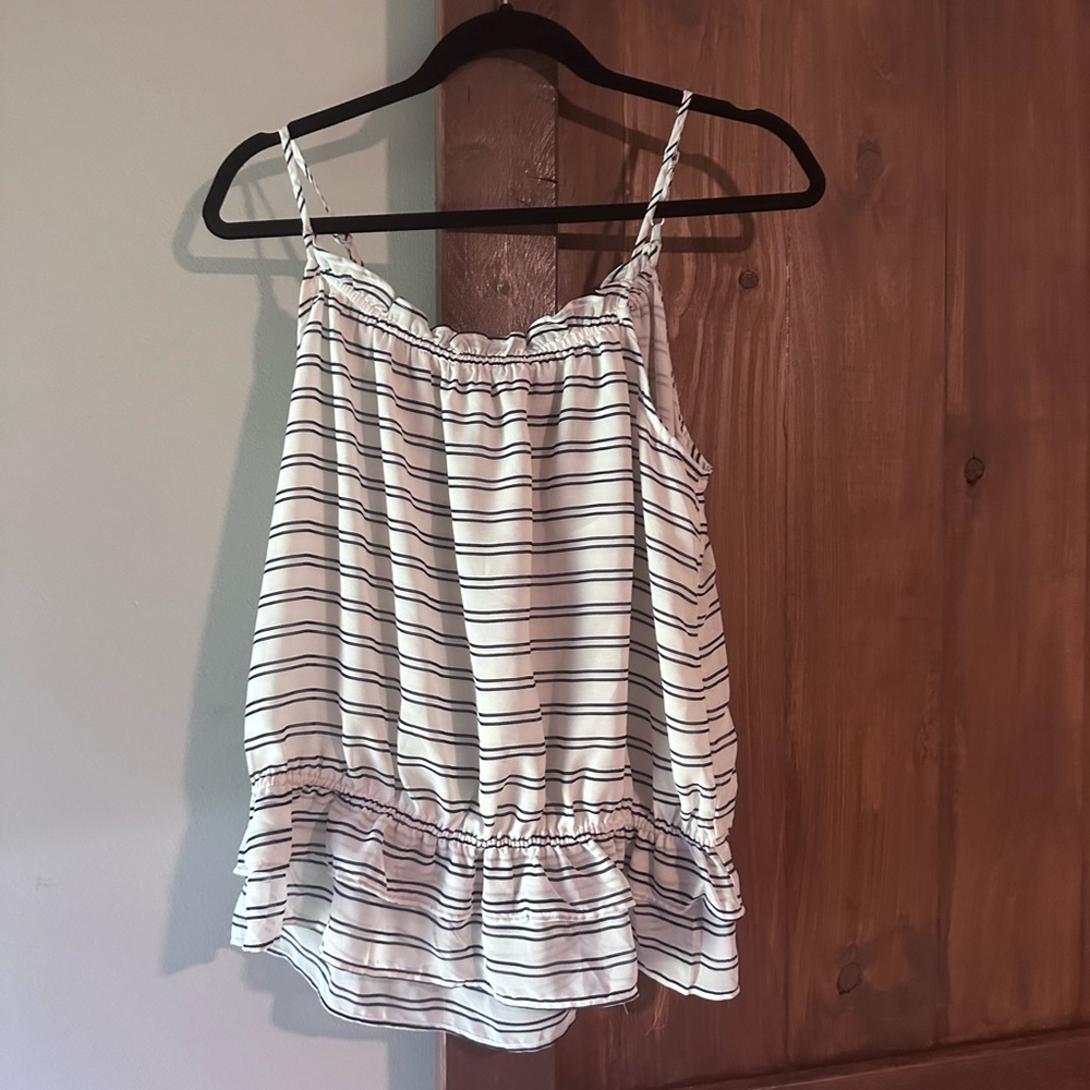 Banana republic tank (100% polyester)